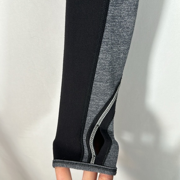 Lululemon Run: U-Turn Pullover Black & Grey Reversible Long Sleeve Sweater - Picture 3 of 9